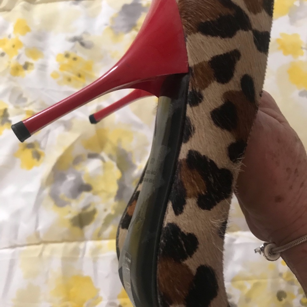 Brand new gorgeous leopard print w red heels